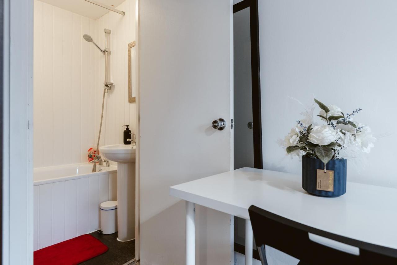 Whitechapel En-Suite Beds To Stay ลอนดอน ภายนอก รูปภาพ